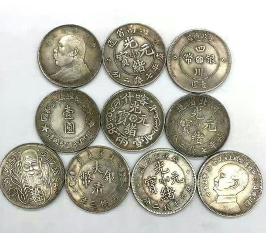 銀元銀貨は箱を持って民国の袁大頭銀元十枚を模倣します