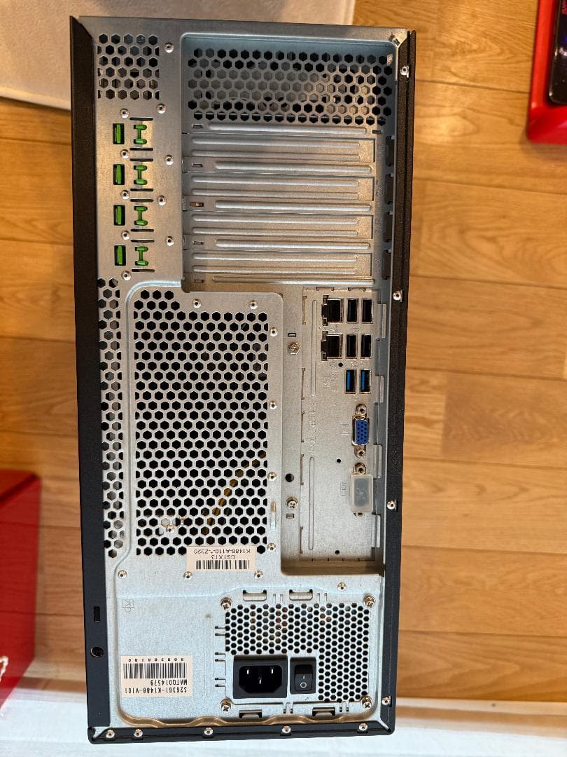 Fujitsu PRIMERGY TX130 M1 サーバー