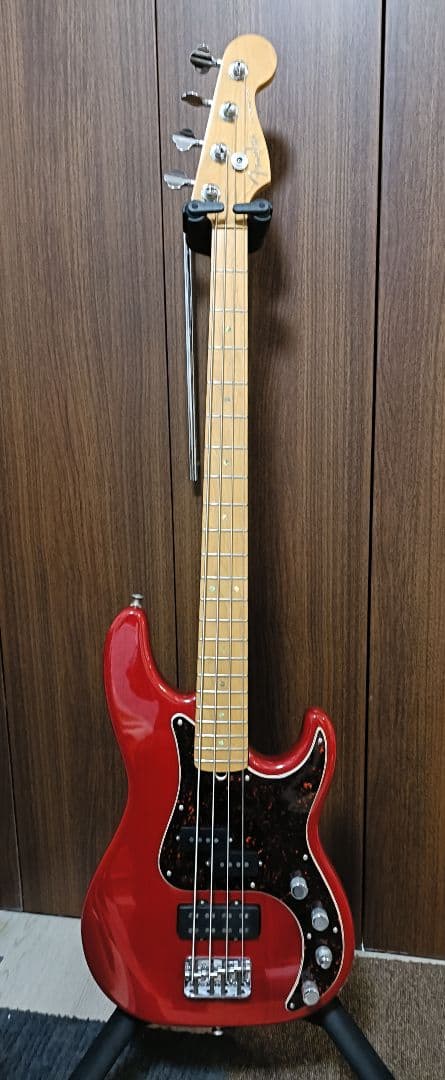 Fender USA American Deluxe プレシジョンベース