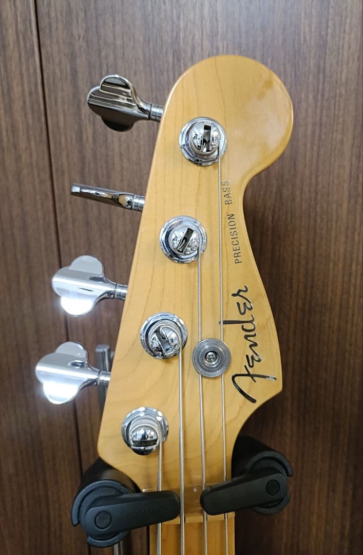 Fender USA American Deluxe プレシジョンベース