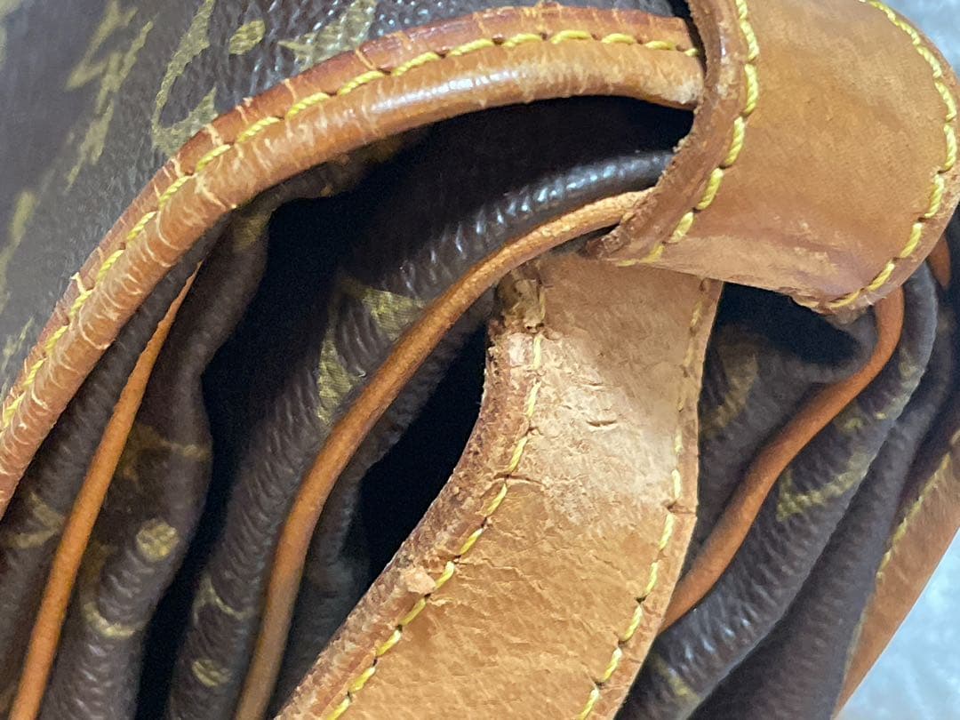 LOUIS VUITTON ルイ ヴィトン　モノグラム　 ソミュール35