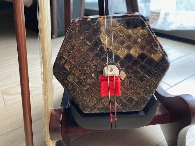 二胡　二泉二胡 / 二泉琴：黒檀/木目が美しい 家彭二胡