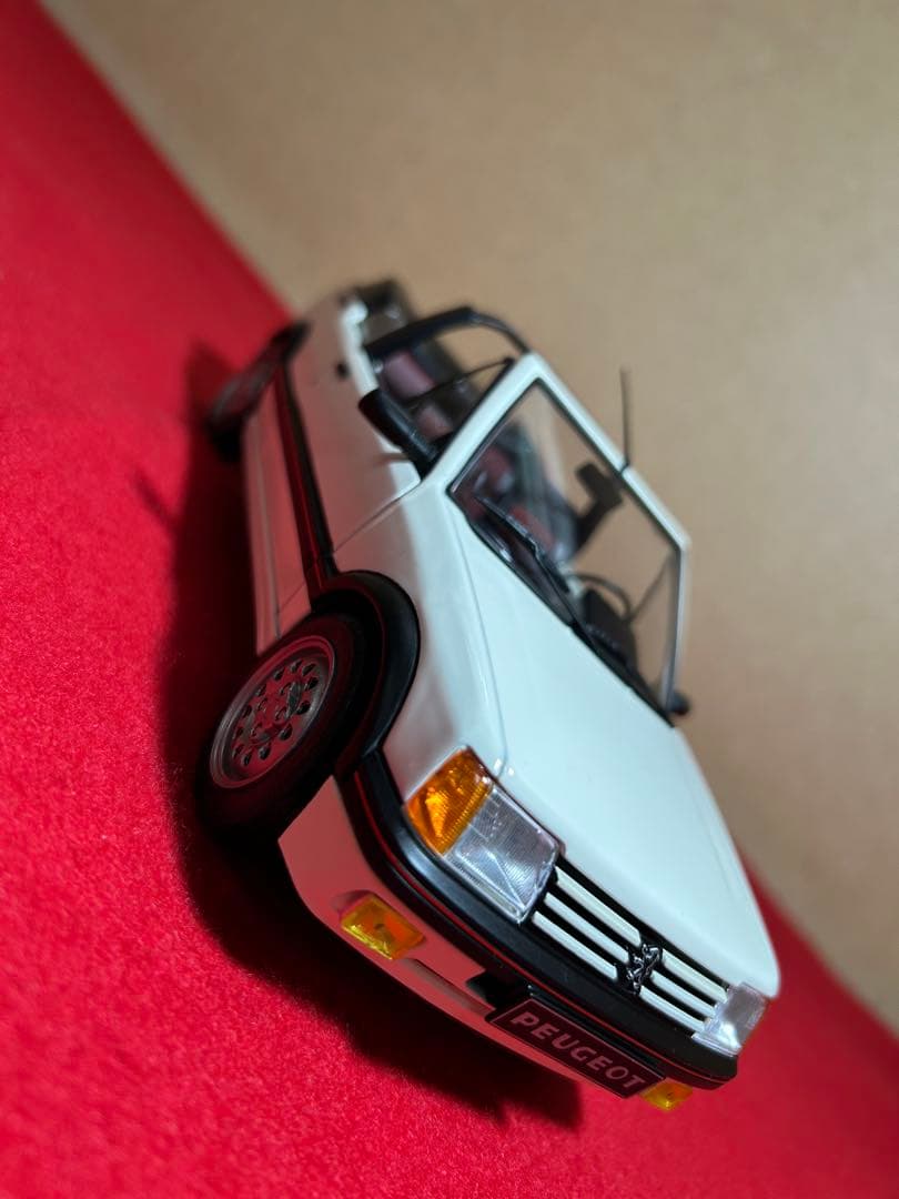 【超レア】　1/18 プジョー 205CTI