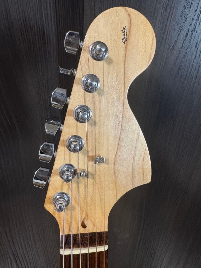 世界に1本！Squier ストラト 手仕上げバースト アルニコV搭載