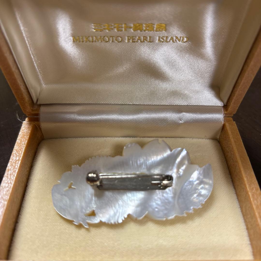 新品未使用Mikimoto 花モチーフ ブローチ