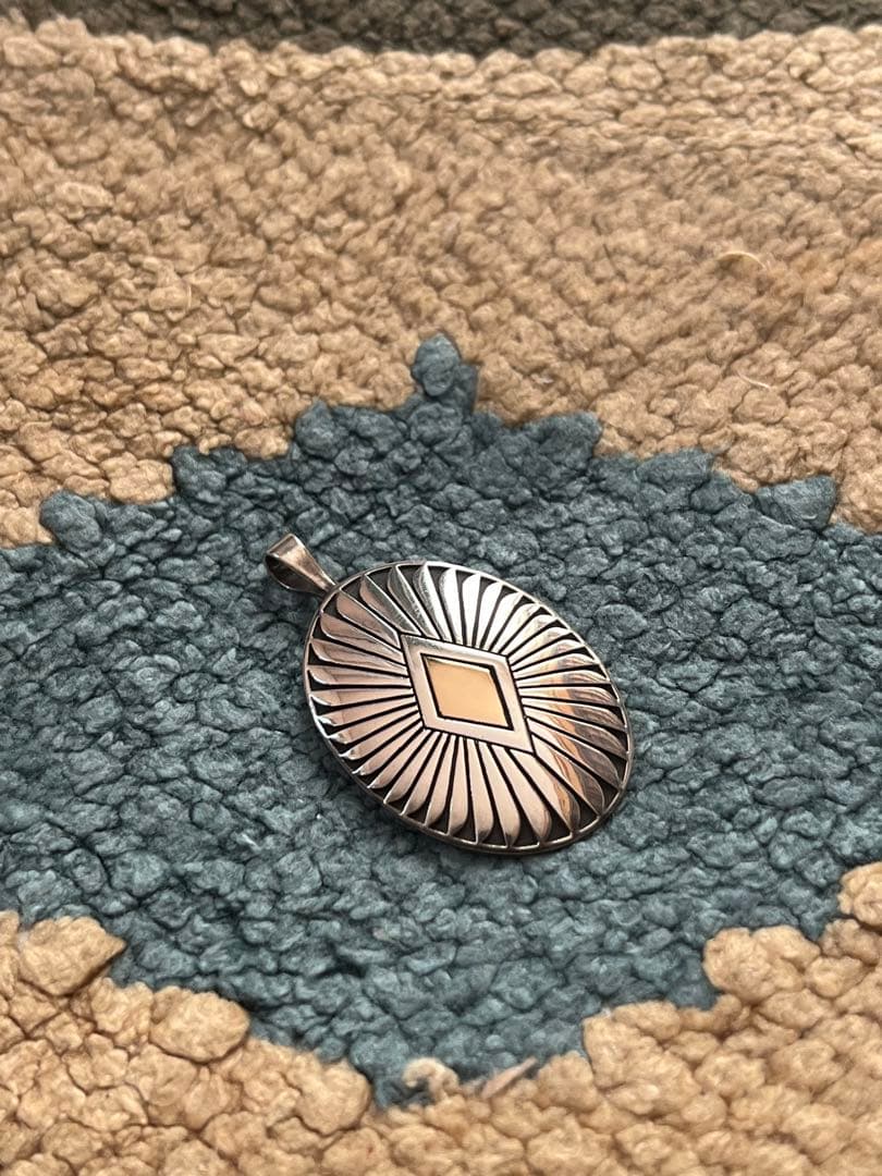 Bobbie Tewa ペンダントヘッド/ インディアンジュエリー