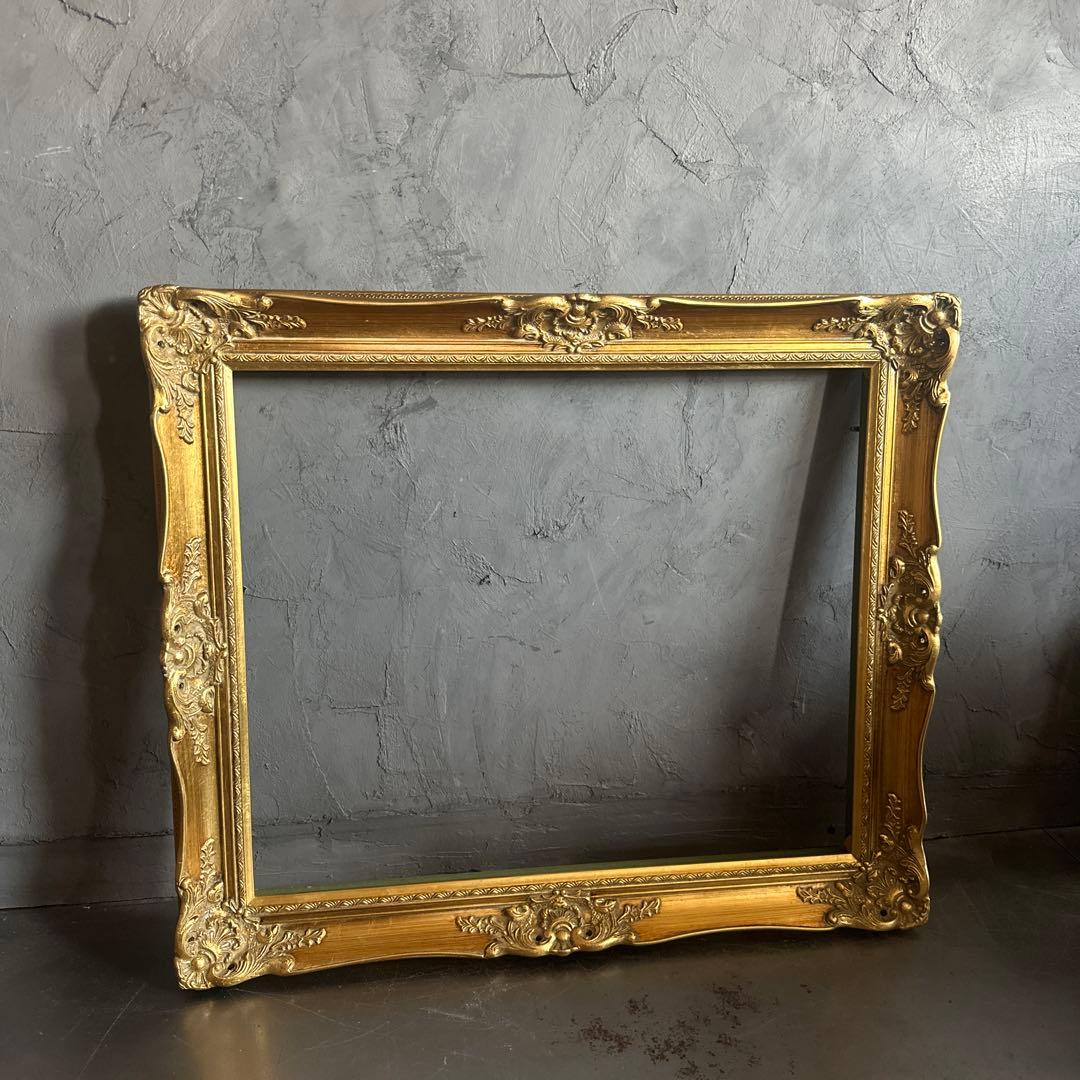 ゴールド アンティークフレーム 大きめ　ディスプレイなどに❣️