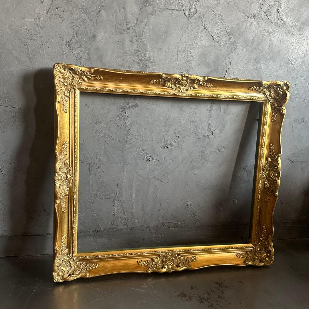 ゴールド アンティークフレーム 大きめ　ディスプレイなどに❣️