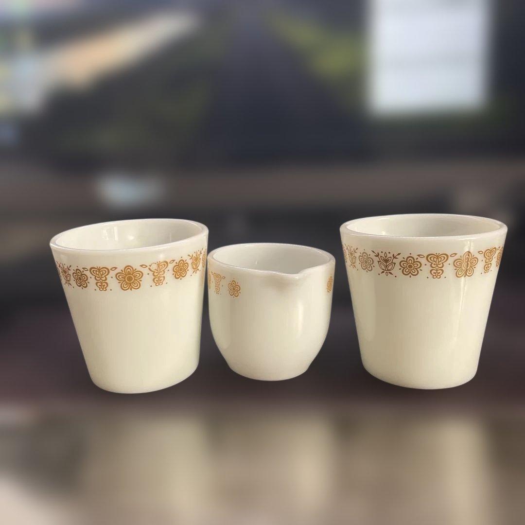 パイレックス　　　バタフライ　　　　　　　　マグカップ2個 クリーマー1個