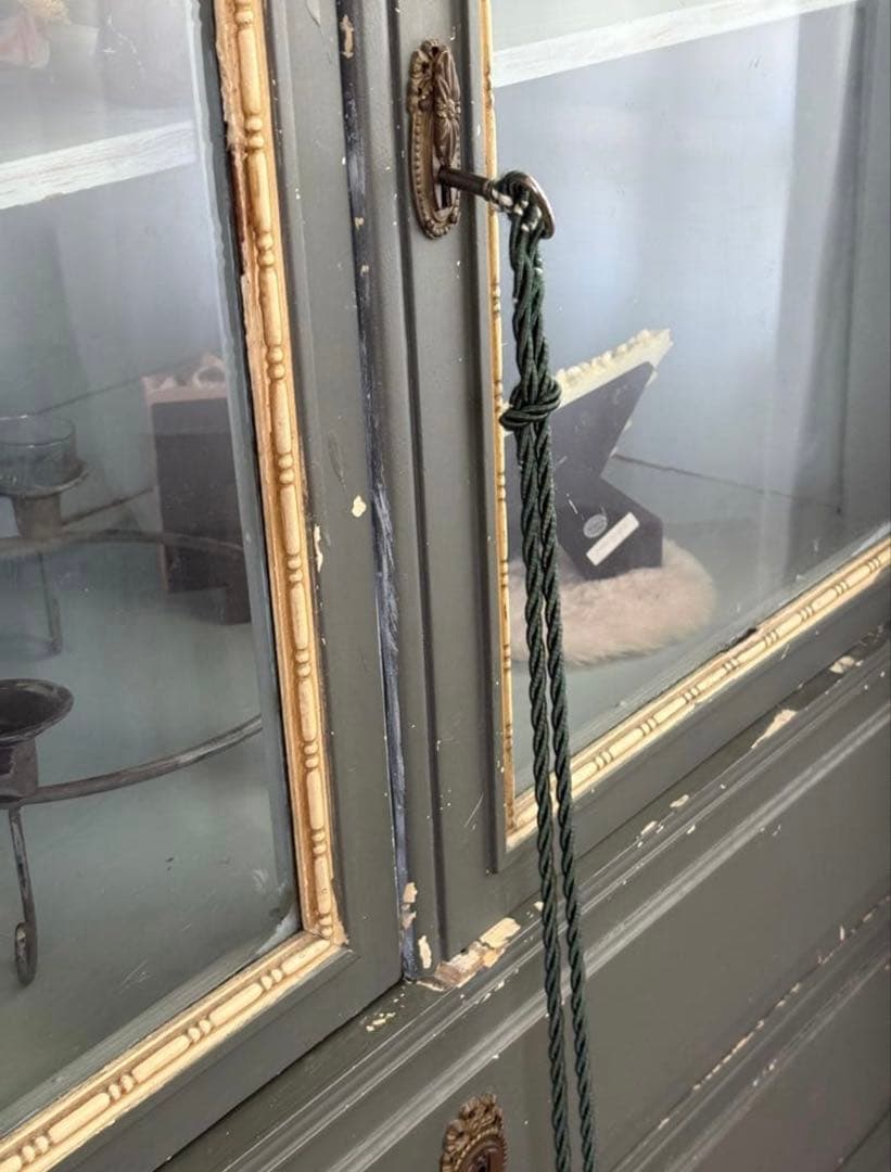 フランスアンティーク家具　 グレーのキャビネット 4引き出し付き