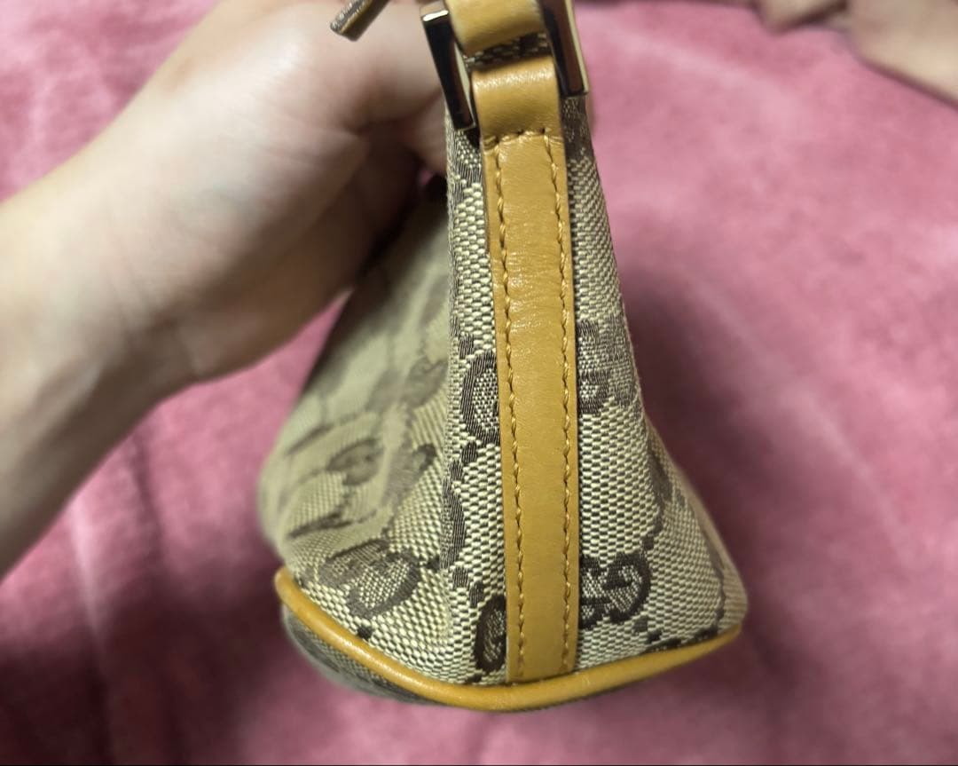 美品 GUCCIアクセサリーポーチ GG柄 キャンバス レザーハンドバッグ