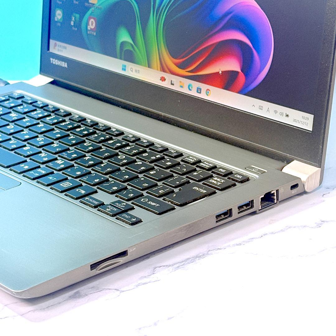 軽量コンパクト・SSDで快速★カメラ・オフィス付・Win11・ノートパソコン