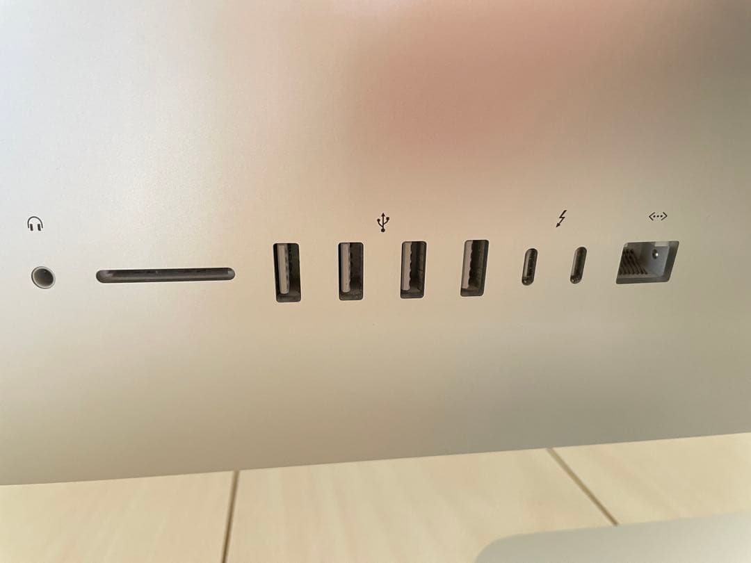 iMac 21.5インチRetina 4Kディスプレイモデル