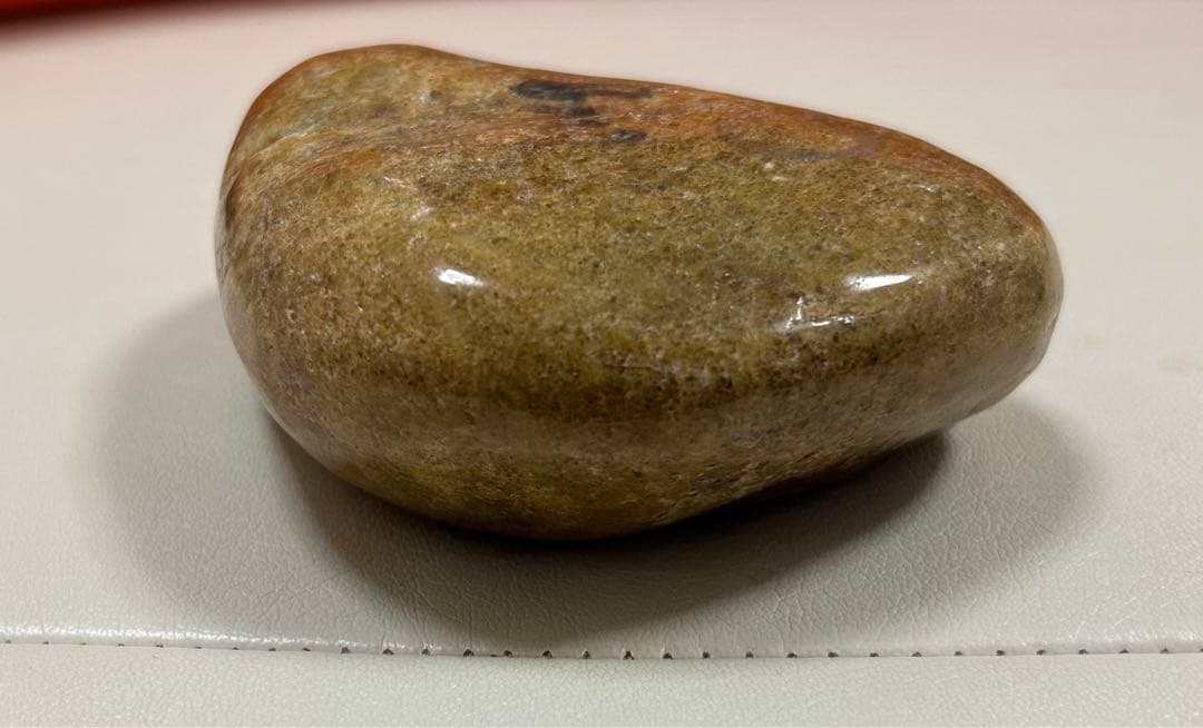 天然石　翡翠 原石 627g