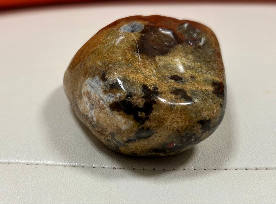 天然石　翡翠 原石 627g