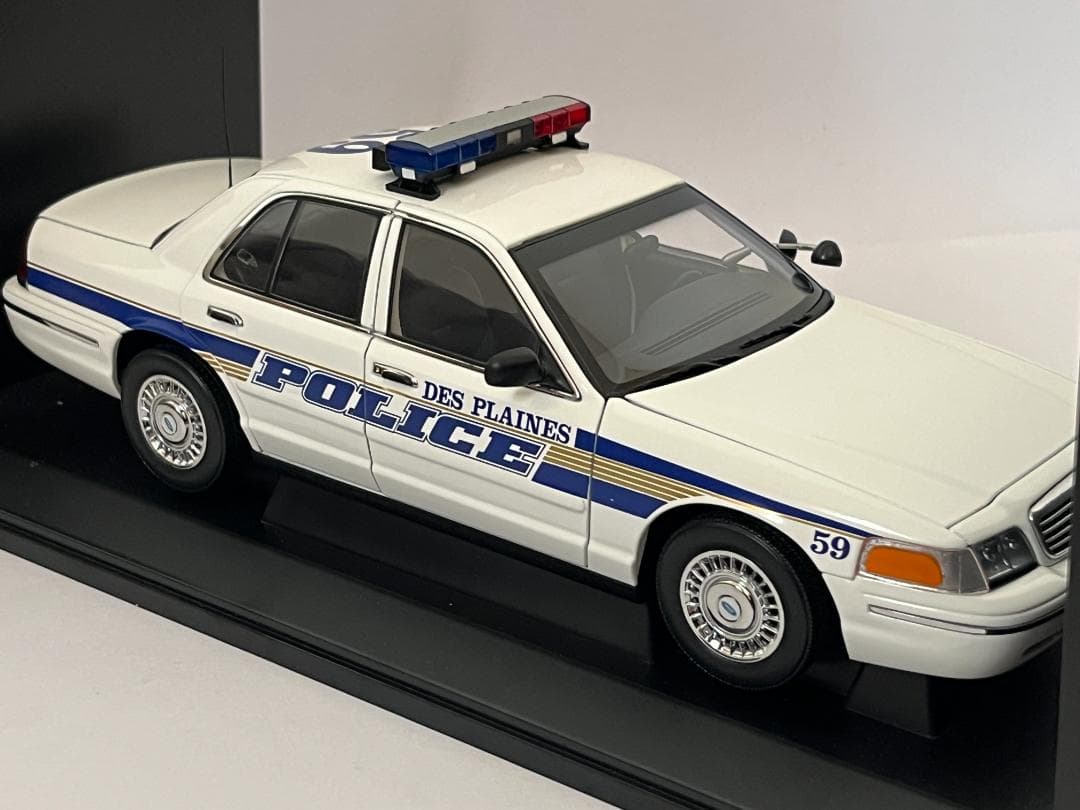 オートアート 1/18 72701 フォード クラウンビクトリア LAPD 箱付