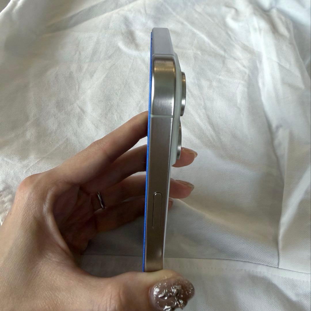 【 美品 】iPhone15pro 256GB ホワイトチタニウム