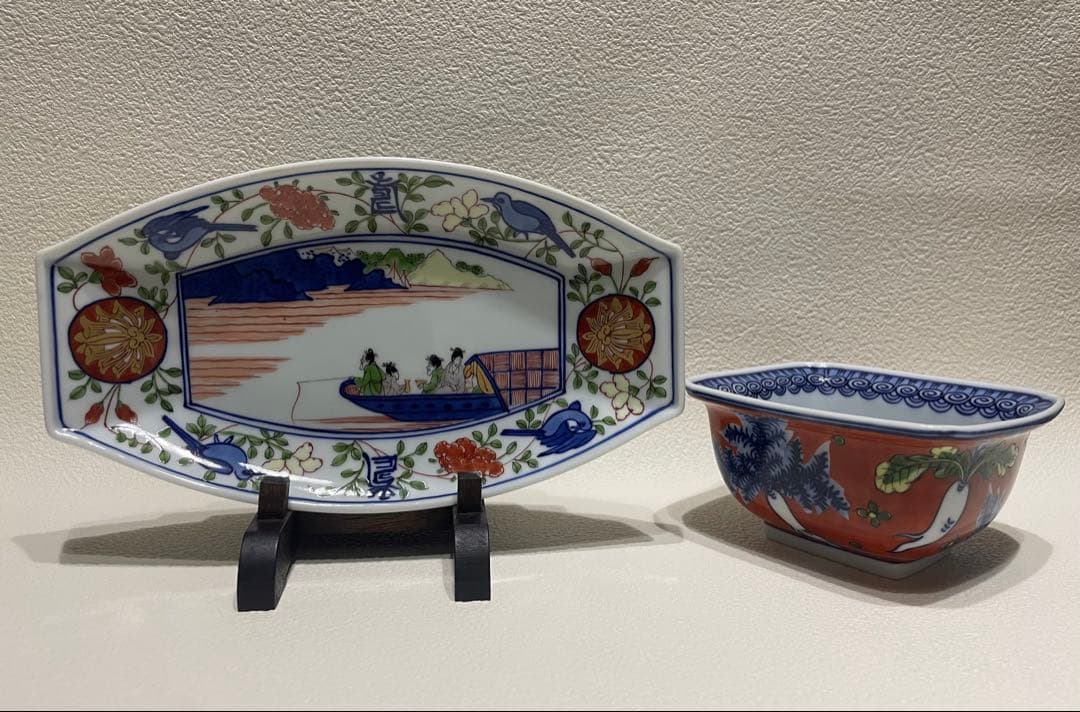 ⬇️有田焼　源右衛門　源右衛門窯　古伊万里　風山水見込舟形　赤農根菜図の小鉢