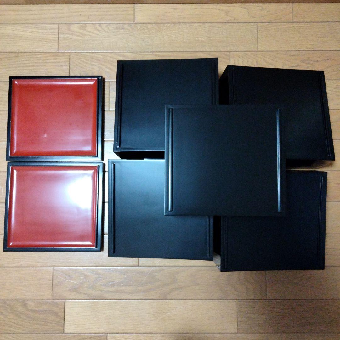 【家紋入り(剣片喰けんかたばみ）】漆塗り五段重箱　共箱