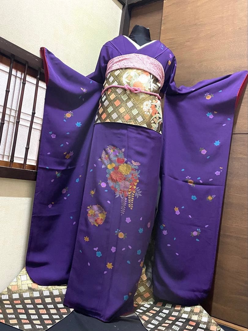 振袖 フルセット6点サイズＬ雪輪舞花文　金彩　正絹