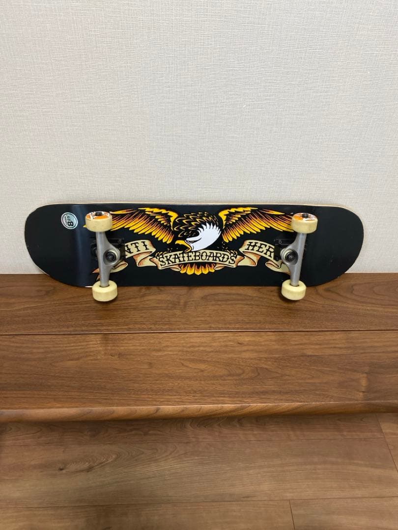 スケートボード　Antihero（アンチヒーロー）