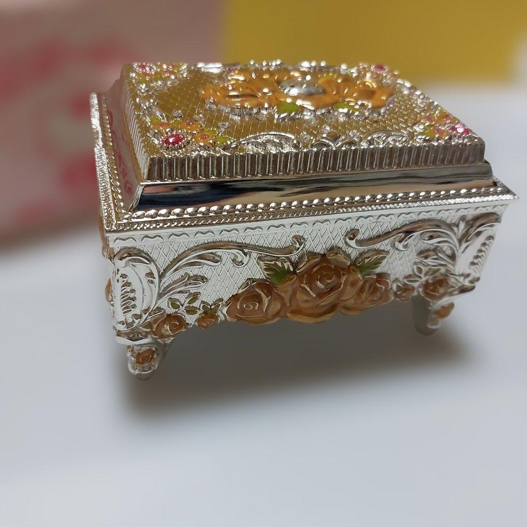 ハローキティ ジュエリーケース 非売品 花柄