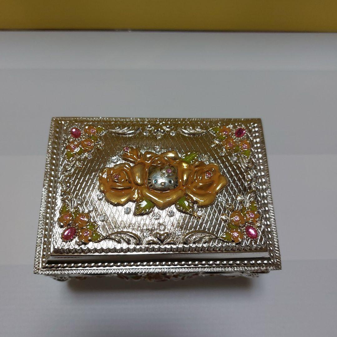 ハローキティ ジュエリーケース 非売品 花柄