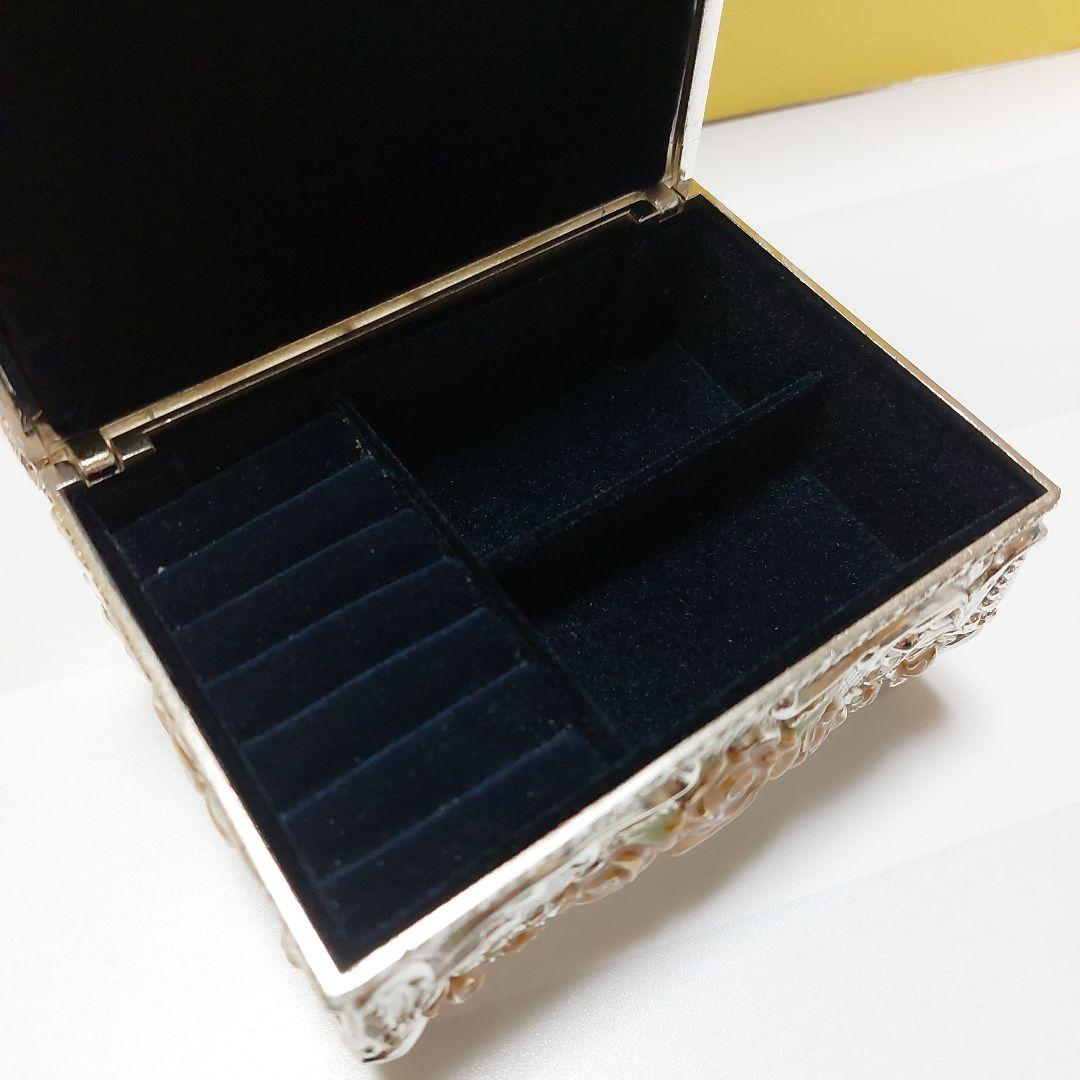 ハローキティ ジュエリーケース 非売品 花柄