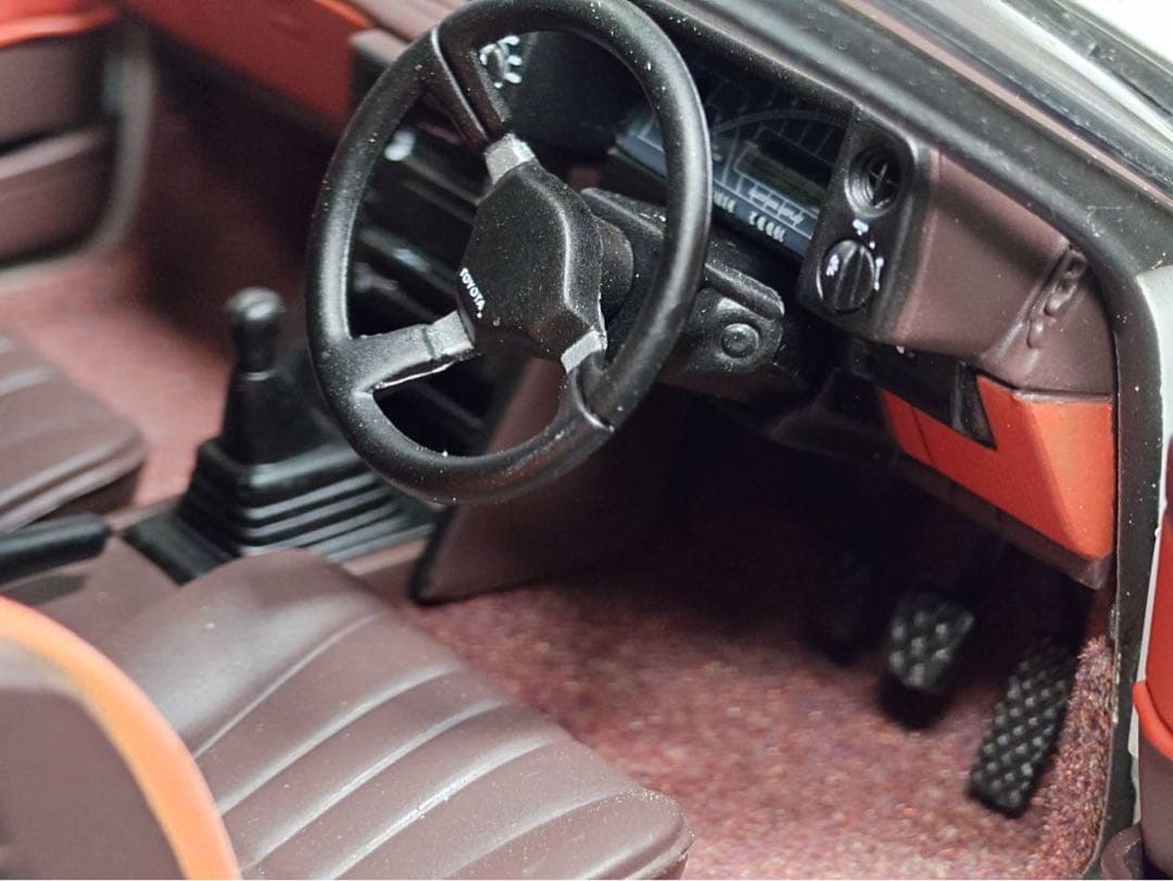 ぐうー レア　オートアート1/18ミニカー トヨタ スプリンタートレノ