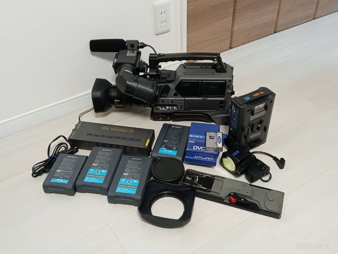 期間限定最終値下げSONYDSR-250ビデオカメラ豪華セット！稼働ですが現状品