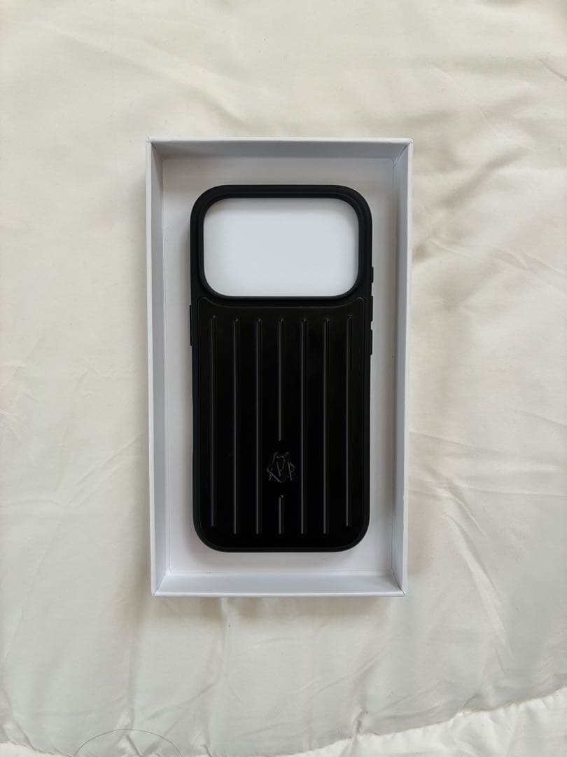 RIMOWA アルミニウム製 iPhone 17 Proケース ブラック