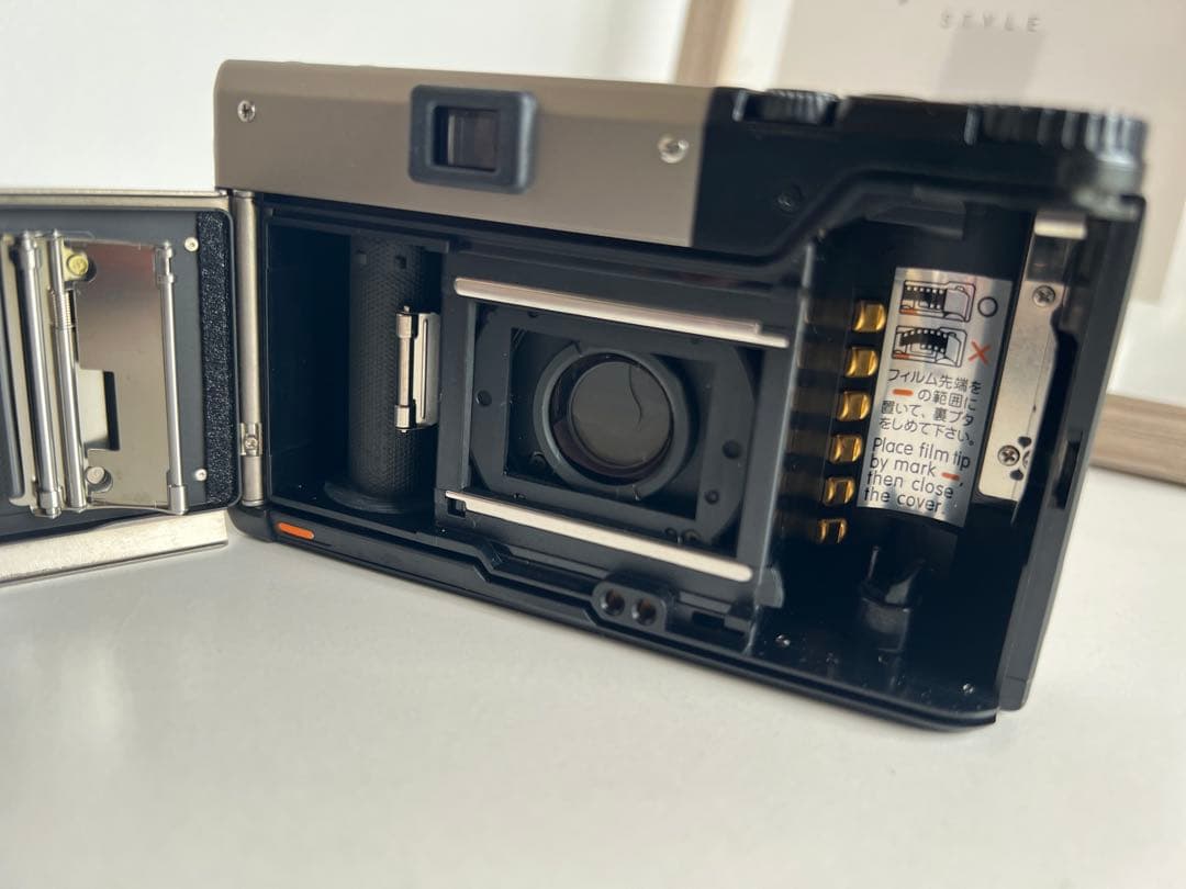 た*ん様 CONTAX T3 シルバー 35mm 後期型　フィルムカメラ