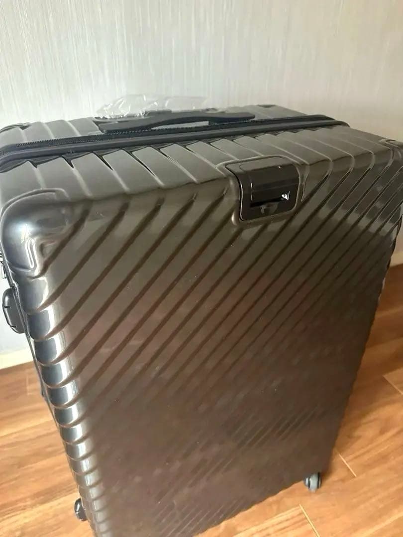 大きめ黒スーツケース