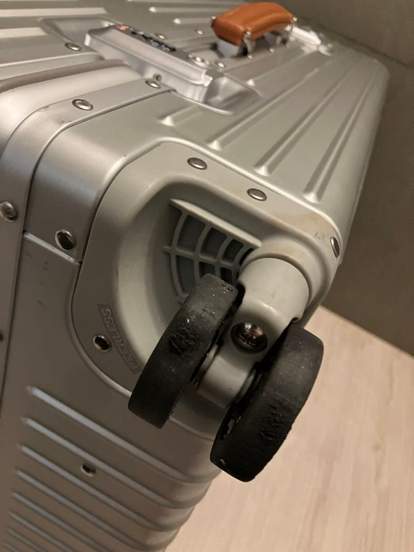 【最終価格】イノベーター　スーツケース　アルミ　70L　INV5811