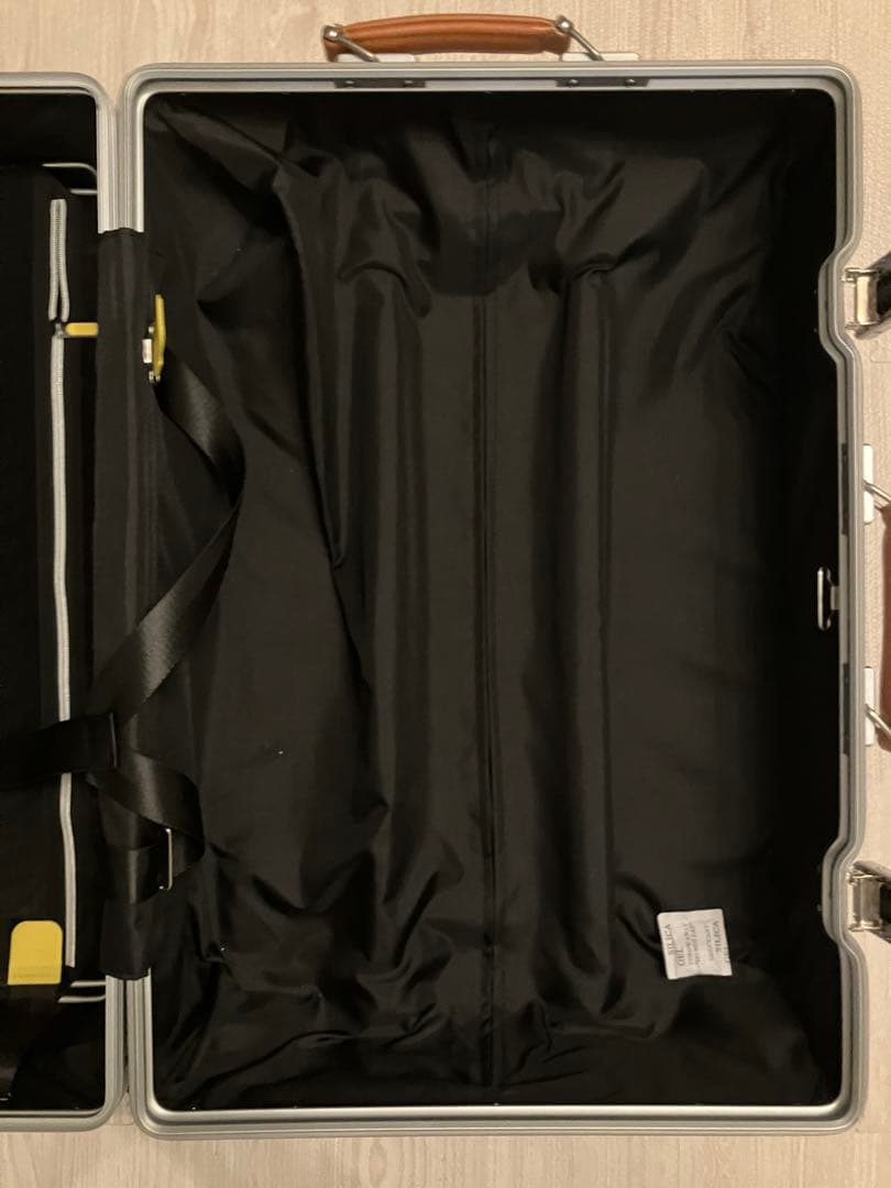 【最終価格】イノベーター　スーツケース　アルミ　70L　INV5811