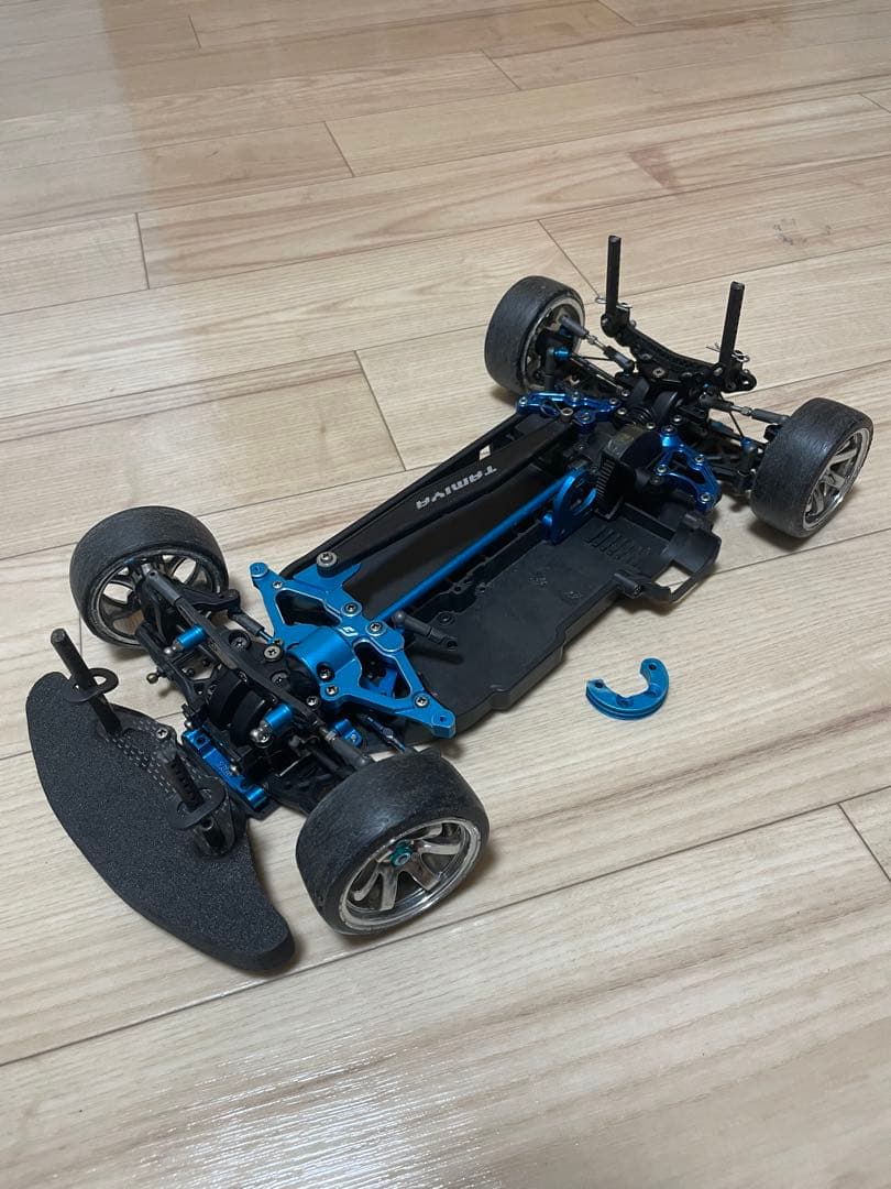 Tamiya TB04 シャーシ新品