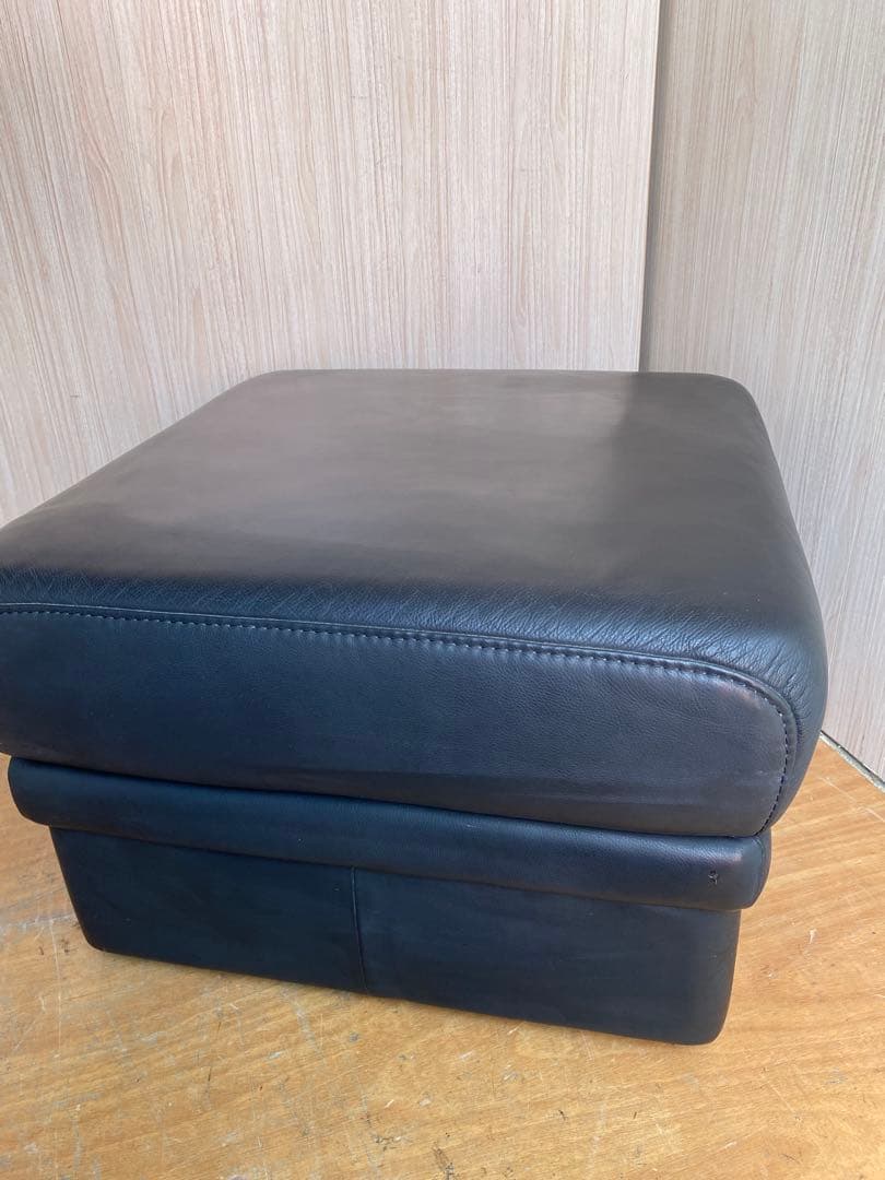 【ヒモラ社】オットマン・スツール　IDC大塚家具・ドイツ製　総革