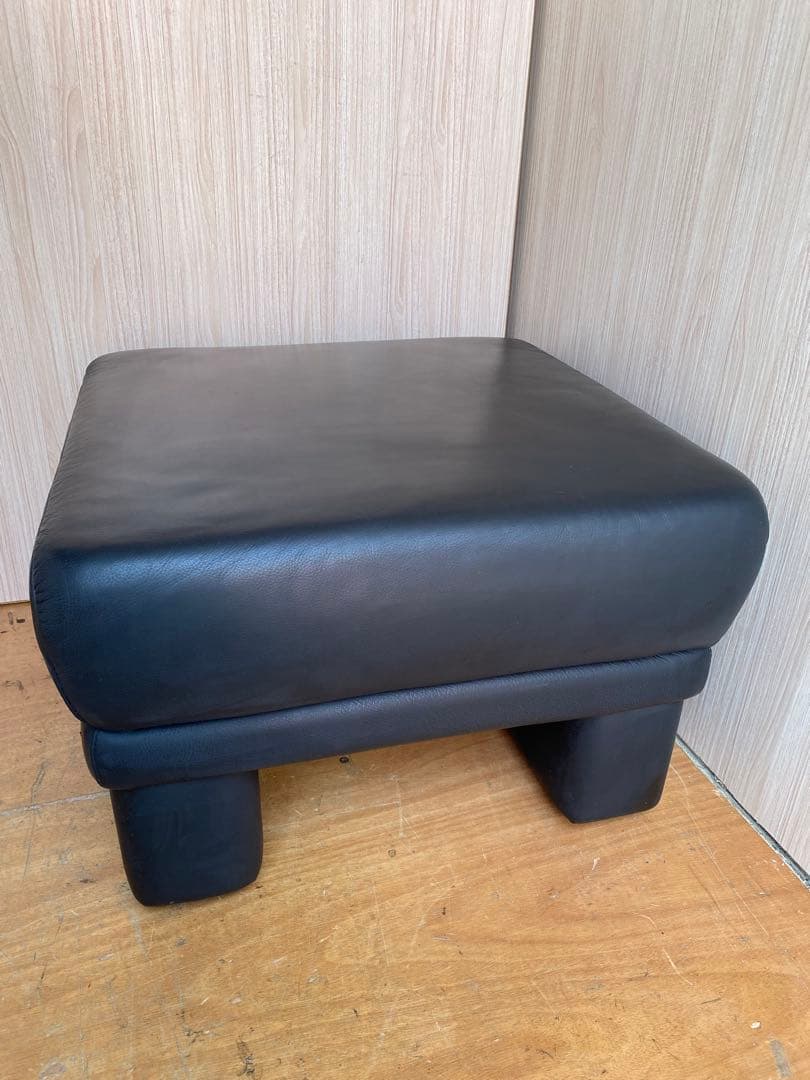 【ヒモラ社】オットマン・スツール　IDC大塚家具・ドイツ製　総革