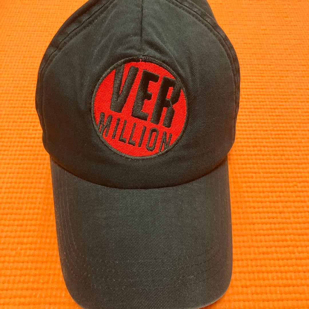 B’z VERMILLION キャップ