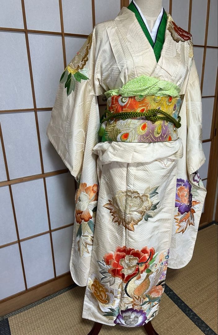 豪華絢爛　アンティーク振袖　昭和レトロ　刺繍　孔雀　鳳凰　鶴織　牡丹　エクリュ