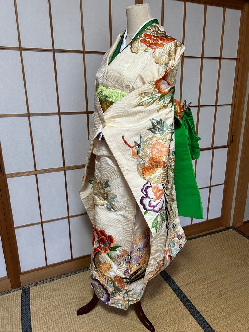 豪華絢爛　アンティーク振袖　昭和レトロ　刺繍　孔雀　鳳凰　鶴織　牡丹　エクリュ