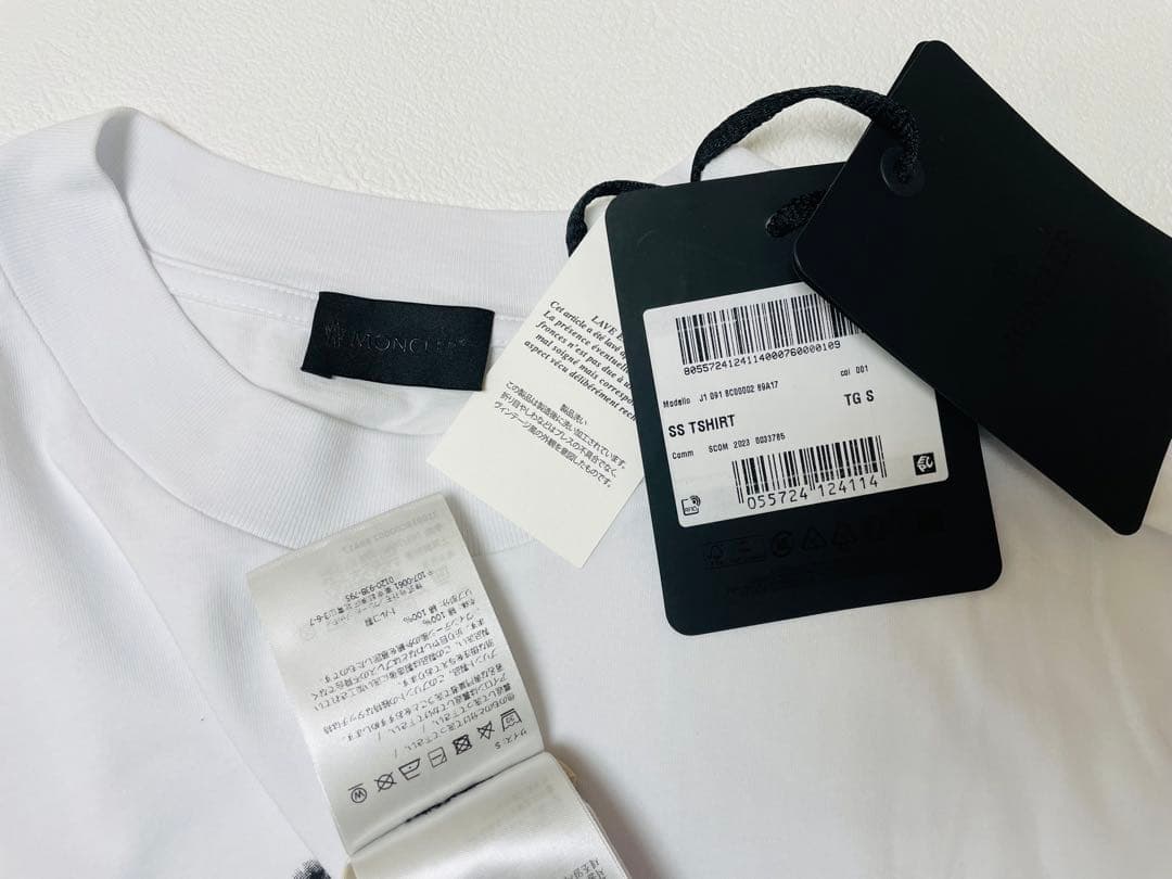 新品タグ付き　MONCLER モンクレール　ロゴ・パッチ付きTシャツ　国内正規品