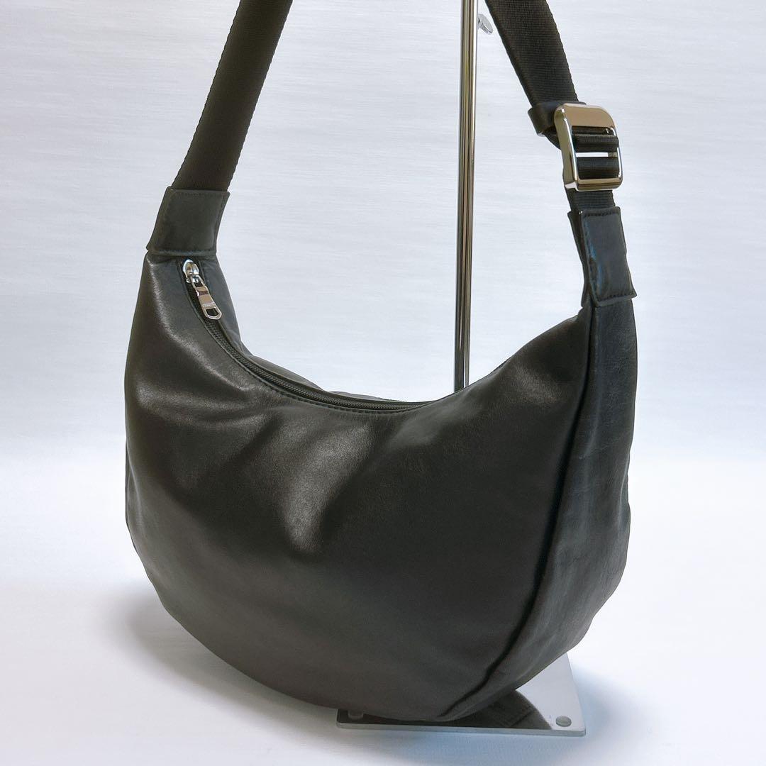 現行✨大人気✨russet ラシット ソフトレザーラウンドショルダーバッグ 黒