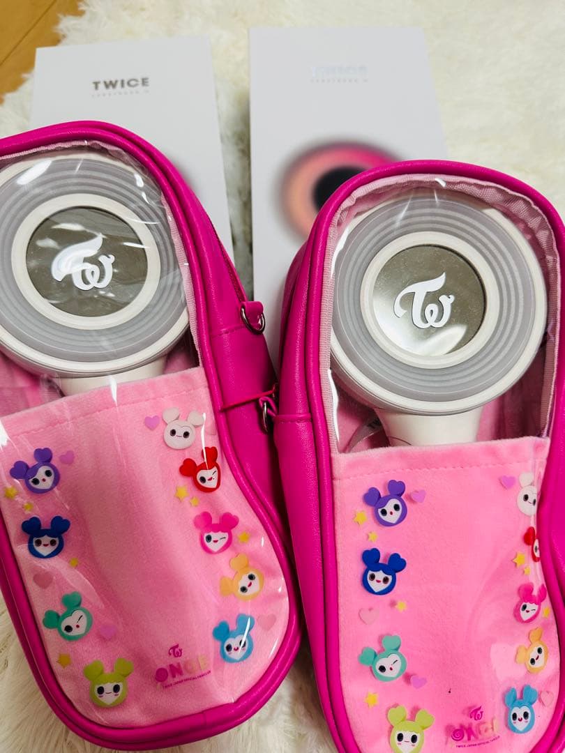 TWICE ペンライト 2個セット&FC長期会員限定ポーチ・トレカ2枚