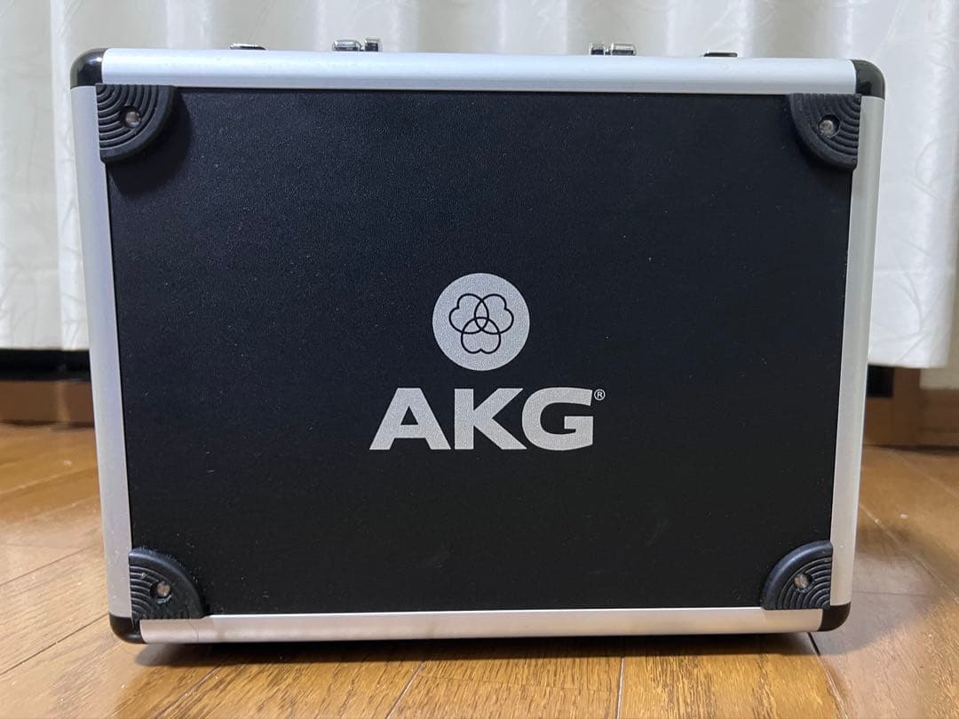 コンデンサーマイク　AKG C214