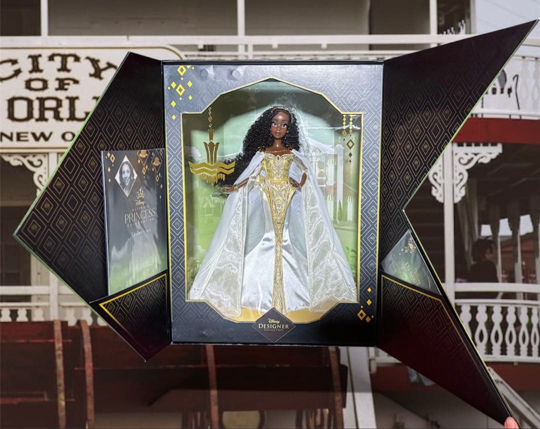 ディズニーストア　デザイナー　人形　ドール　ティアナ　プリンセスと魔法のキス