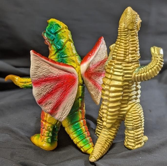 レッドキング＆ドラコ羽付（ブルマァク復刻）ソフビフィギュア２体セット