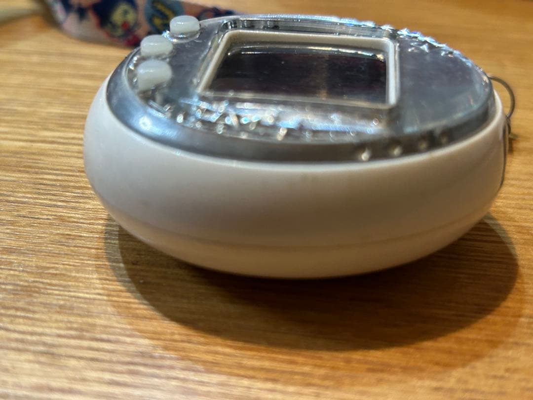 【動作確認済み】たまごっちiDL ホワイト 本体 ストラップ付き