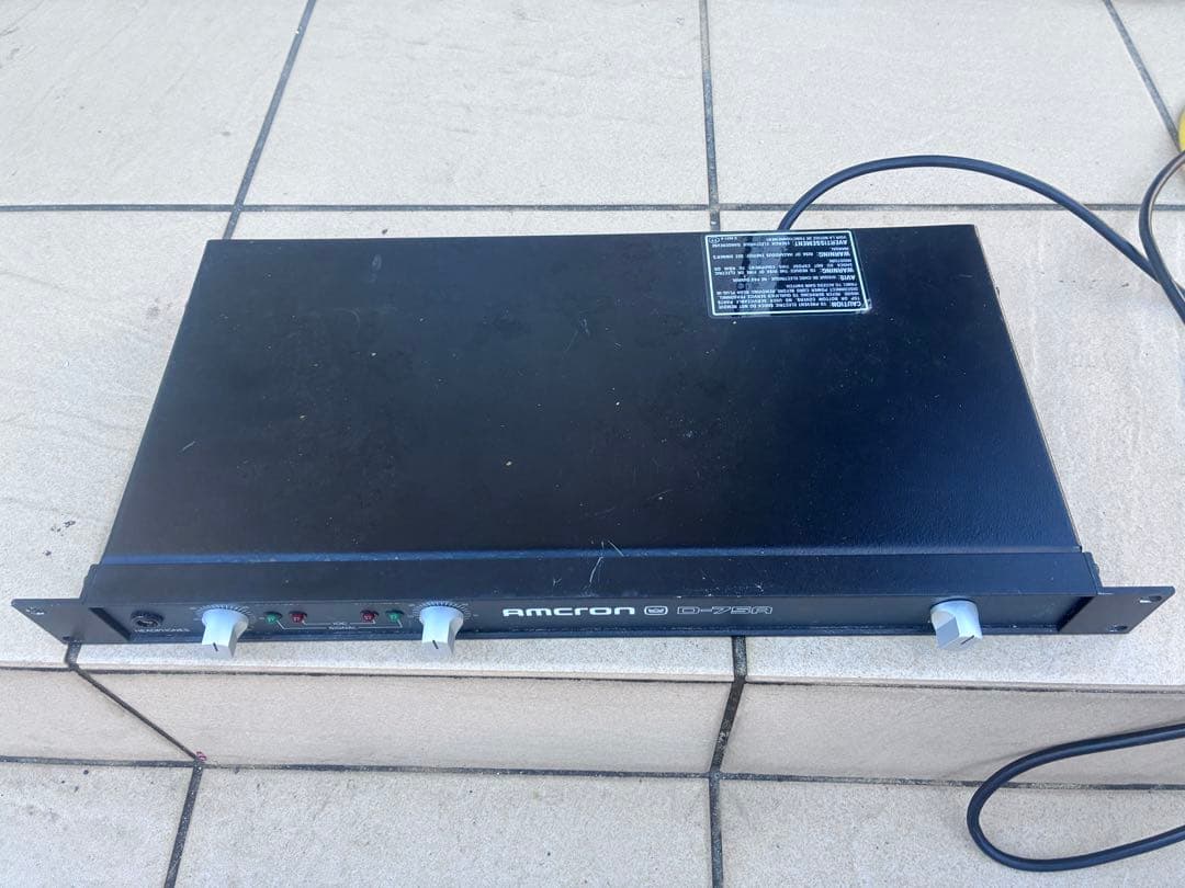 パワーアンプ　crown　D-75R