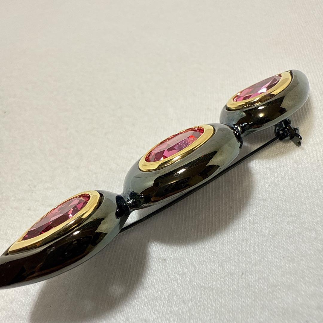 YSL イヴサンローラン ブラック レッド カラーストーン ブローチ